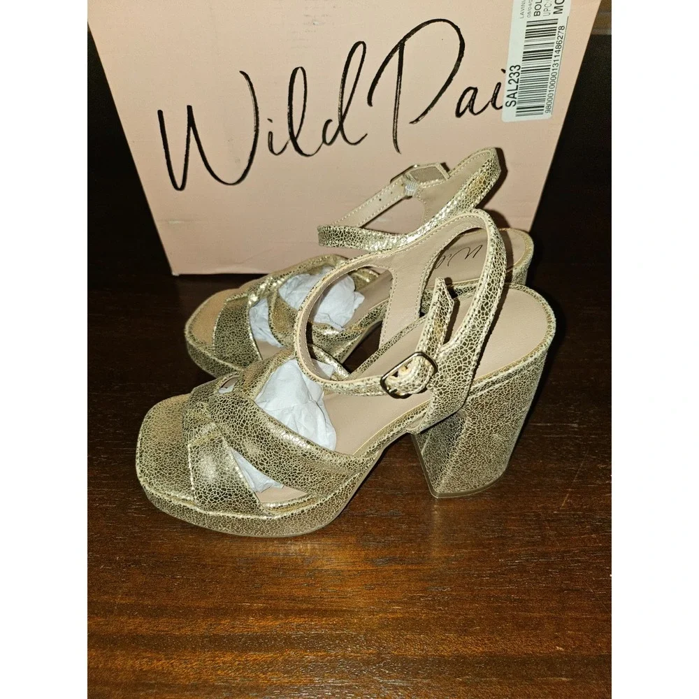 Women's Wild Pair Laviniiap High Heeled Strap Gold Size 5.5 Brand new‎